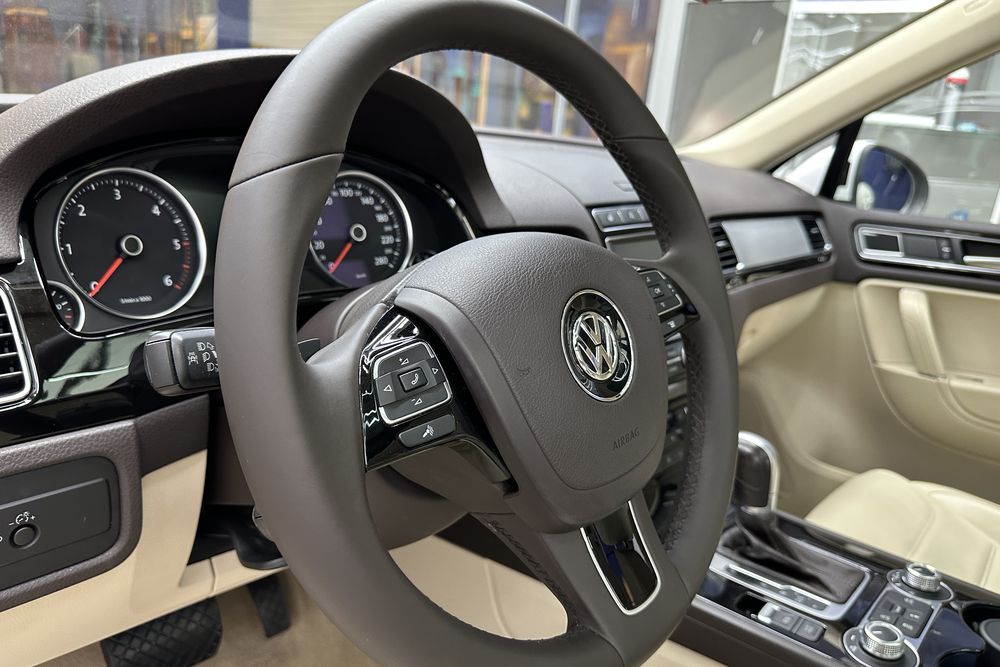 Volkswagen Touareg - перекрас сидений