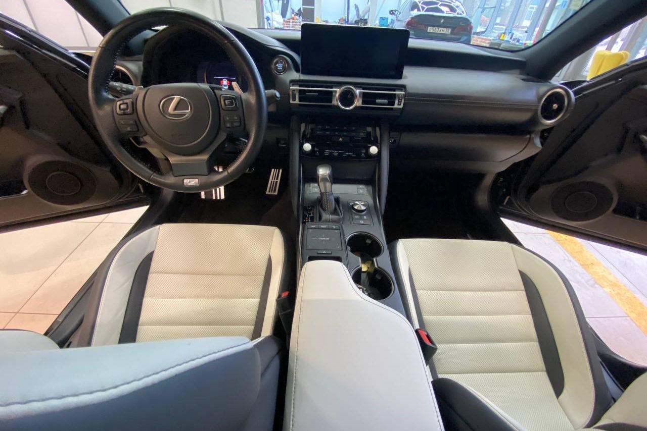 Lexus IS F - полировка кузова